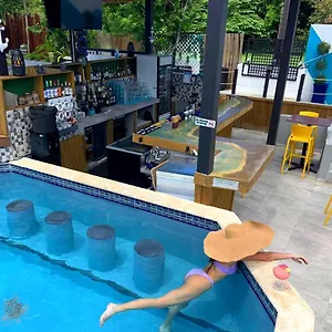 https://aqua-marina-beach-club.greaterantilleshotels.net